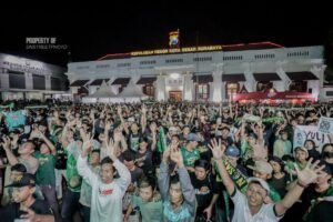 Meriah dan Semarak, Polrestabes Surabaya Fasilitasi Bonek Bonita Nobar Persebaya vs Arema FC