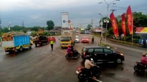 Pertengahan Ramadhan Arus Lalin Mulai Meningkat Kanit Turjagwali Sat Lantas Polres Kediri Anggota Siap