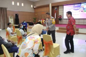 Bakti Kesehatan, Polres Kediri Kota Bersama RS Bhayangkara Kediri Gelar Screening Pasien Katarak