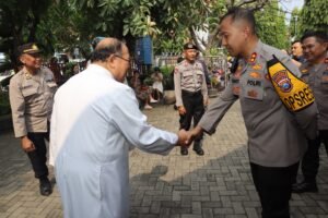 Jamin Keamanan Peringatan Kenaikan Isa Almasih, Kapolres Kediri Kota Patroli Gereja