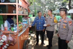PK5 Sumber Soyo Indah Ketiban Berkah, Kapolres Kediri Kota Borong Jajanan di Jum’at Curhat