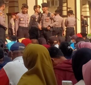 Momentum Hari Bhayangkara Ke-78 dan Idul Adha 10 Dzulhijjah, Polres Kediri Kota Bagikan 1000 Paket Sembako