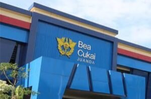 Ada Apa Dengan Bea Cukai…??? Tampa Permisi Ke Kepala Desa Melakukan Pengerebekan Penjual Miras Impor Dusun Nginjen.