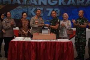 Kejutan Hari Bhayangkara di Kota Kediri dari TNI untuk Polisi