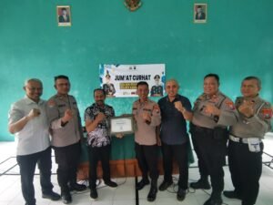 Polsek Pesantren Gelar Jum’at Curhat Di Kelurahan Ngletih Guna Serap Keluhan Warga
