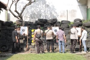 Asah Kemampuan Personel, Polres Kediri Adakan Latihan Menembak