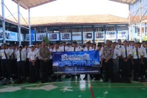 Polres Kediri Kota Ajak Pelajar Tertib Berlalu Lintas Melalui Program Police Goes To School