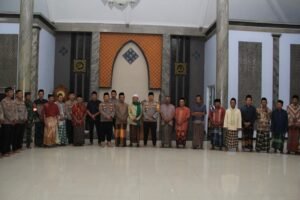 Kapolres Kediri Kota Laksanakan Safari Sholat Subuh Di Masjid Al Fatah