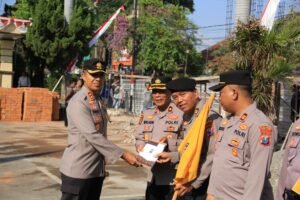 Kapolres Kediri Kota Berikan Reward Punishment Kepada Personel Sat Samapta dan Polsek Jajaran