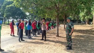 Sinergitas TNI-Polri di Kediri Beri Pelatihan Baris-Berbaris Pleton Paskibra HUT RI ke-79 Kecamatan Gampengrejo