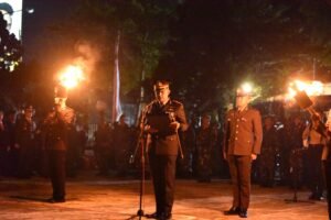 Kapolres Kediri Kota Pimpin Apel Kehormatan dan Renungan Suci HUT ke – 79 Republik Indonesia