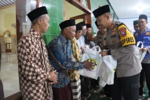 Cooling System, Kapolres Kediri Kota Lakukan Safari Sholat Subuh Keliling Wujudkan Pilkada 2024 Aman dan Damai