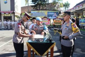 Kapolres Pimpin Sertijab Kabag, Kasat dan Kapolsek Jajaran Polres Kediri Kota