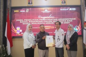 Penyerahan Berita Acara, KPU Kota Kediri Undang LO Paslon Walikota Dan Wakil Walikota Kediri Tahun 2024