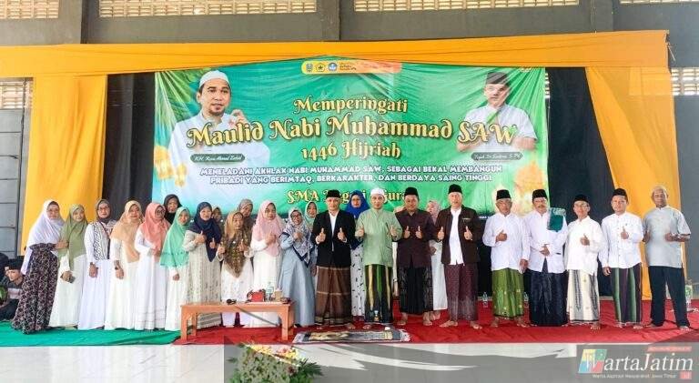 Keluarga Besar SMAN 1 Gurah Gelar Peringatan Maulid Nabi Muhammad SAW 1446 H