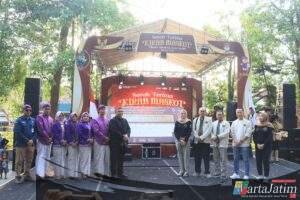 Polres Kediri Kota Kawal Kirab Maskot Pilkada 2024