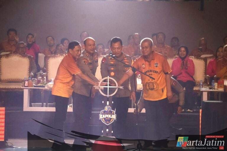 Kapolri Tutup Langsung Turnamen Bola Voli Sekaligus Resmikan Pembangunan Sumur Bor Dan Filtrasi Air Bersih Layak Minum Di Kalimantan Barat