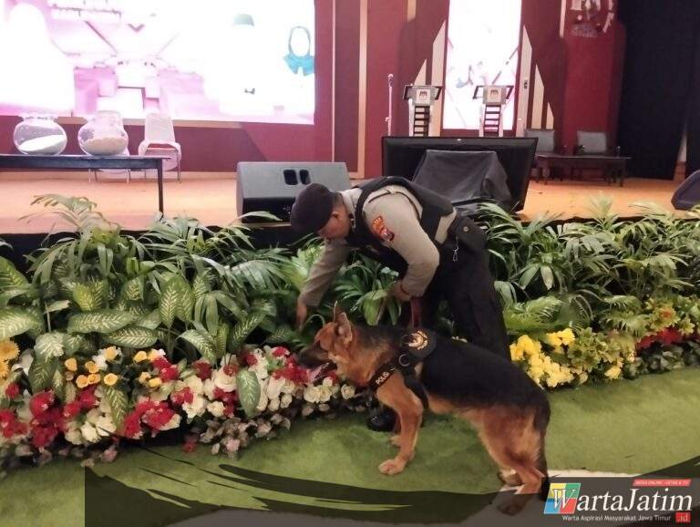 Polres Kediri Kota Sterilkan Lokasi Debat Publik Perdana Pilkada Kabupaten Kediri