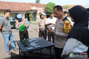 Cegah Judi Online, Ponsel Anggota Polres Kediri Kota di Periksa Mendadak
