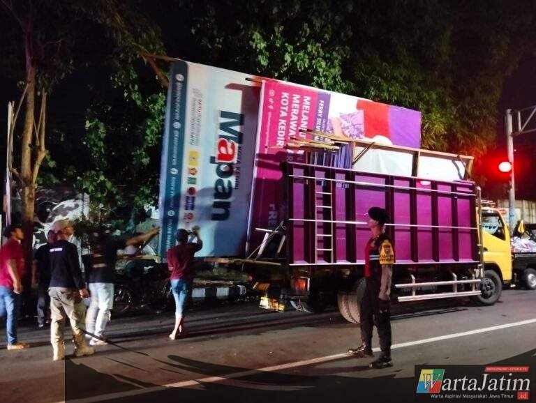 Sat Samapta Polres Kediri Kota Laksanakan Pendampingan Pembersihan APK Memasuki Masa Tenang