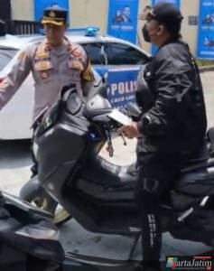 Viral Pria Arogan Tantang Duel Kabag Ops Polres Kediri Kota Saat Bertugas