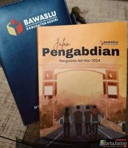 Bawaslu Kabupaten Kediri Launching Buku Jalan Pengabdian Pengawas Ad Hoc 2024
