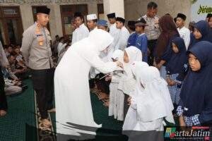 Peringati Isro’ Mi’roj Polres Kediri Kota Santuni Anak Yatim