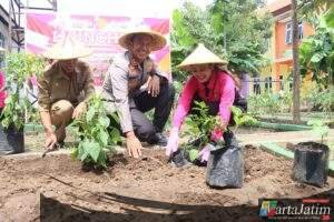 Polres Kediri Kota Launcing Pekarangan Pangan Lestari (P2L)