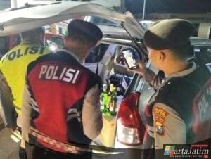 Jelang Ramadhan,Polres Kediri Kota Gencarkan Operasi Cipta Kondisi,Hasilnya Puluhan Botol Miras Di Amankan!