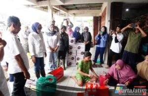 Wakil Bupati Sidoarjo Hj.Mimik Idayana Mendatangi Korban Banjir,Meminta Penanganan Banjir Secepatnya Surut.