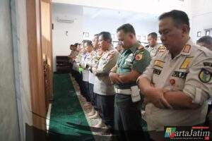 3 Polisi Gugur Tugas di Lampung, Polres Kediri Gelar Shalat Ghaib