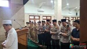 Polres Kediri Kota Gelar Shalat Gaib Wujud Empati Atas Gugurnya 3 Anggota Dalam Tugas di Way Kanan Lampung