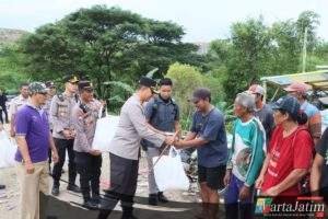 Wujudkan Ramadhan Penuh Berkah, Kapolres Kediri Kota Baksos di Tempat Pembuangan Akhir (TPA) Pojok
