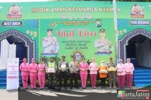 Motivasi Personel Ops Ketupat, Kapolres Kediri Kota Beserta Ketua Bhayangkari Kunjungi Pos Pam dan Pos Yan