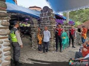 Polres Kediri Kota Amankan Puncak Ibadah Paskah 2025  Di Sejumlah Gereja Guna Ciptakan Rasa Aman