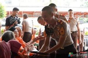 Taruna Akademi Kepolisian Gelar Bakti Sosial di Rumah Perlindungan Lansia