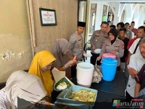 Polres Kediri Kota Gelar “Jumat Berkah” Makan Siang Bersama Usai Salat Jumat
