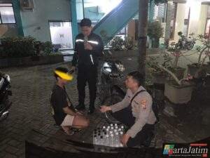 Ratusan Botol Miras Berbagai Merek Di Sita Unit Tipiring Samapta Polres Kediri Kota Selama Operasi Sistem Cash on Delivery(COD) 2025