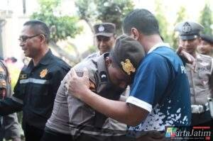 Penuh Kekeluargaan Iringi Pelepasan Lima Personel Bintara Polri Asal Papua Di Mapolres Kediri