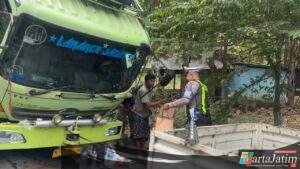 Polres Situbondo Berbagi Makanan Gratis Untuk Sopir Truk dan Angkutan Umum