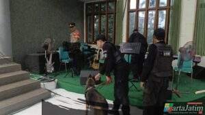 Pastikan Keamanan Jelang Peringatan Kenaikan Isa Almasih, Polres Kediri Kota Sterilisasi di Gereja