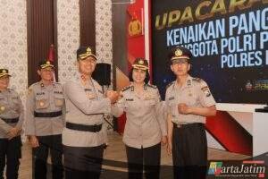 Kompak, Pasangan Suami Istri di Polres Kediri Kota Naik Pangkat Pengabdian