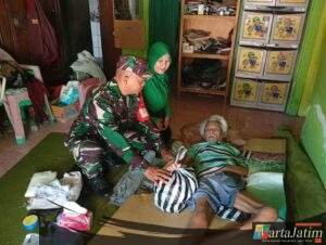 Berbagi Berkah,Personel Koramil 0809/02 Pesantren Bersama Persit KCK Ranting 03 Gelar Bakti Sosial