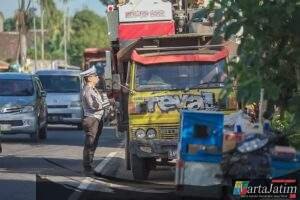 Operasi Gabungan Polres Jember Sosialisasi Larangan Kendaraan ODOL