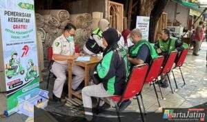 Biddokkes Polda Jatim Gelar Bakti Kesehatan Berkah Bagi Ribuan Ojol di Hari Bhayangkara ke 79