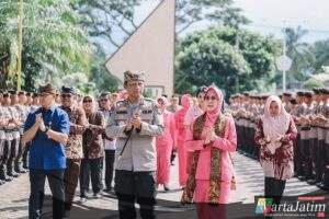 Kunjungi SMADATARA, Kapolda Jatim : ‘Negara Maju adalah Negara yang Diisi Generasi Disiplin dan Berkarakter’