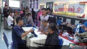 Sambut Hari Bhayangkara ke-79, 100 Personel Polres Pasuruan Donor Darah untuk Kemanusiaan