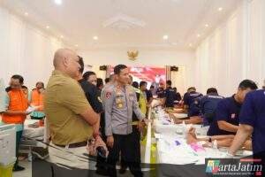 Bahagianya 100 Anak Ikuti Khitanan Massal Sambut Hari Bhayangkara ke-79 di Polres Ponorogo