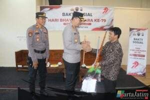 Polres Magetan Sambut Hari Bhayangkara ke -79 Berbagi Sembako di Wihara Vimalakirti Genilangit Poncol