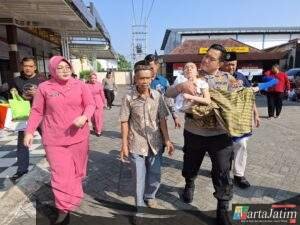 Polres Blitar Gelar Khitan Massal Salurkan Bansos untuk Anak Yatim Piatu dan Difabel di Hari Bhayangkara ke – 79